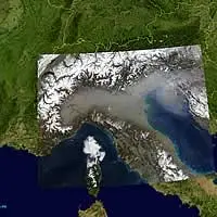 Foto da satellite della Pianura Padana inquinata