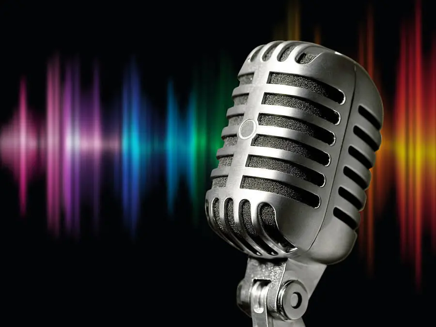 Onde sonore sullo sfondo misurate da un microfono