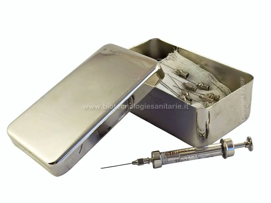 Scatola per la sterilizzazione e conservazione delle vecchie siringhe di vetro
